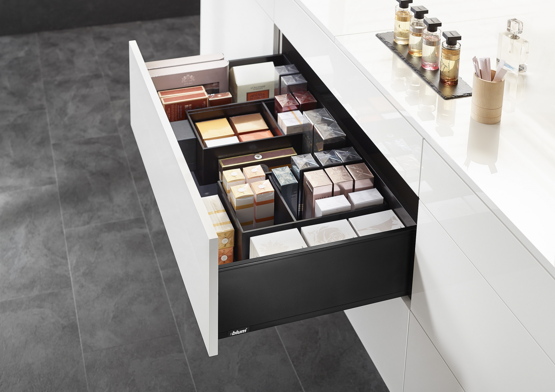 LEGRABOX Blum